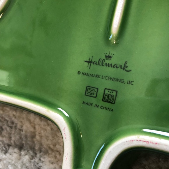 Hallmark Christmas tree serving dish - Picture 3 of 6